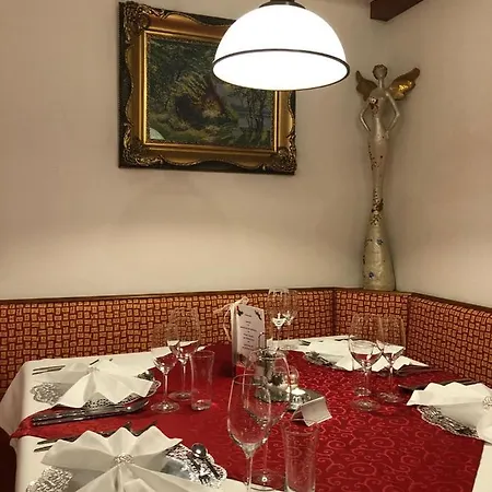 Piz-hotel Szálloda 3*