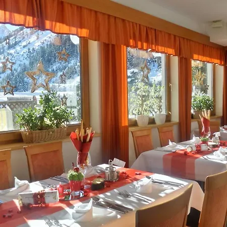 Szálloda Piz-hotel 3*