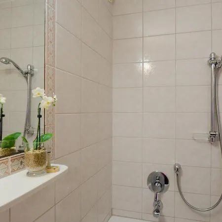 Piz-hotel Hotel 3*