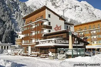 Piz-hotel Szálloda