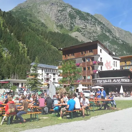 Piz-hotel Hotel