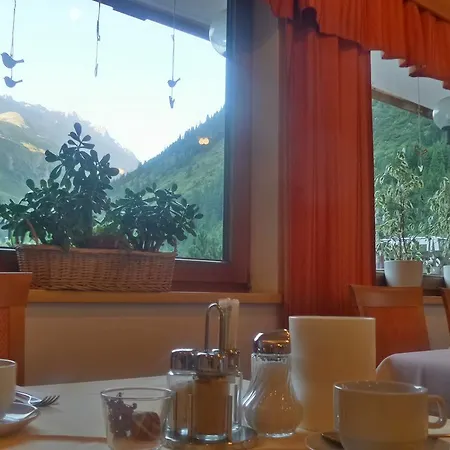Piz-hotel Szálloda 3*