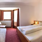Piz-hotel Ξενοδοχείο 3*