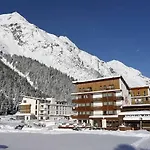酒店 Piz-hotel